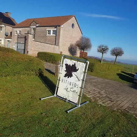 La Cle Des Champs Bed & Breakfast *